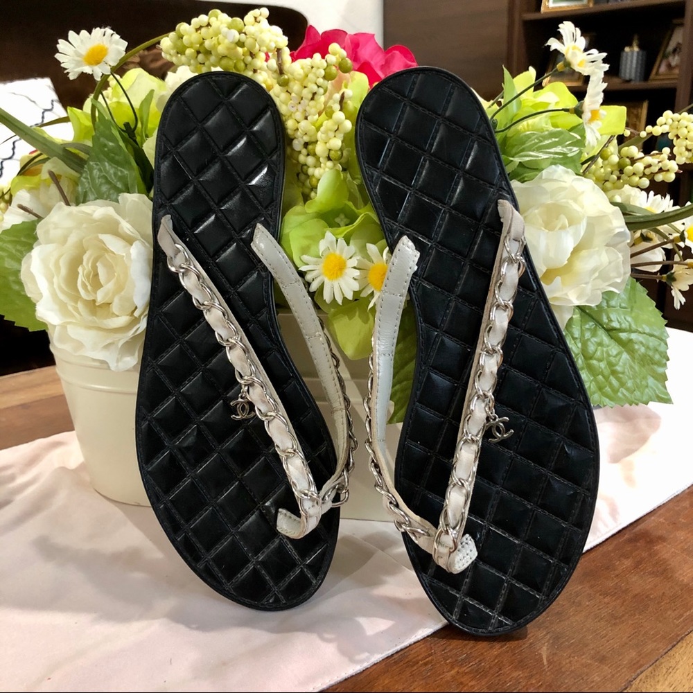 Chanel chain flip flops sz.38